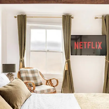 Victorian Style Apartment W/ Four-Poster Bed In Camden Town Londres Extérieur photo