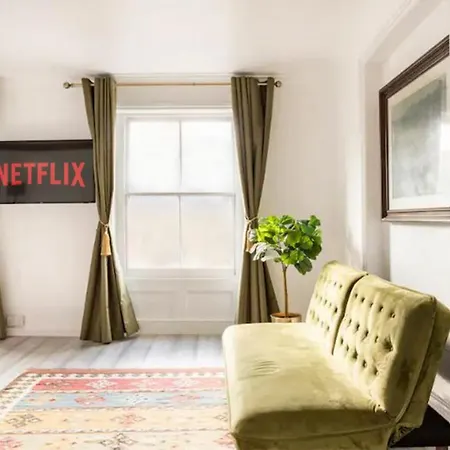 Victorian Style Apartment W/ Four-Poster Bed In Camden Town Londres Extérieur photo
